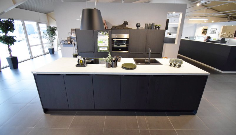 Virkelig lækkert køkken i moderne nordisk design.