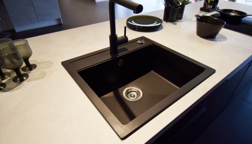 Virkelig lækkert køkken i moderne nordisk design.