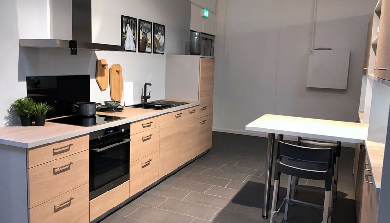 træ udstillingskøkken