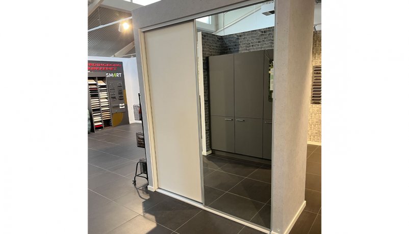 Næstved – Garderobe, Hvid KA