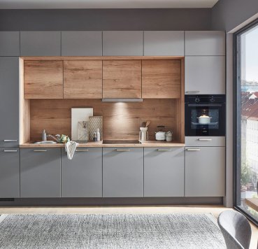 Nordisk køkken med naturtro elementer